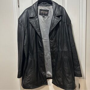 Wilson’s Black Leather 3 Button up Long Sleeve Jacket w 2 front pockets.